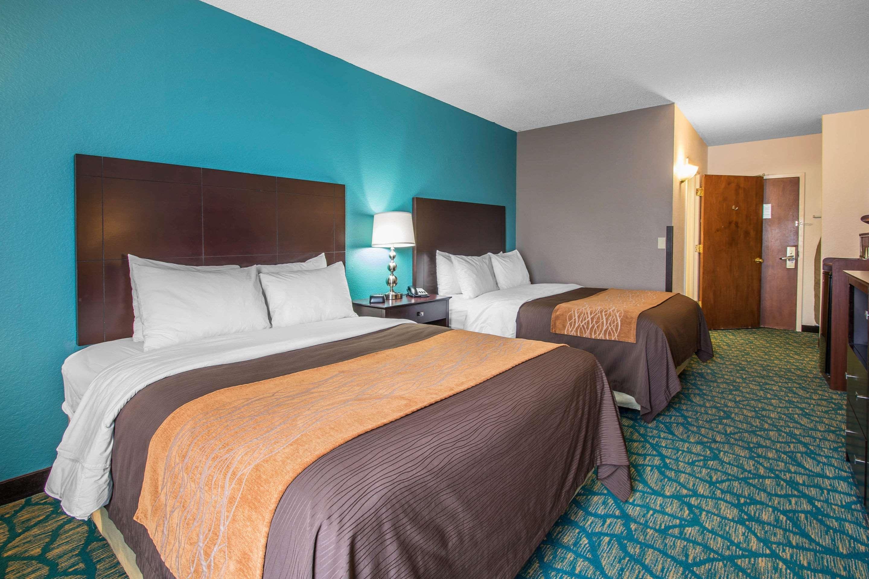 Comfort Inn & Suites Fort Lauderdale West Turnpike Lauderdale Lakes Exterior photo