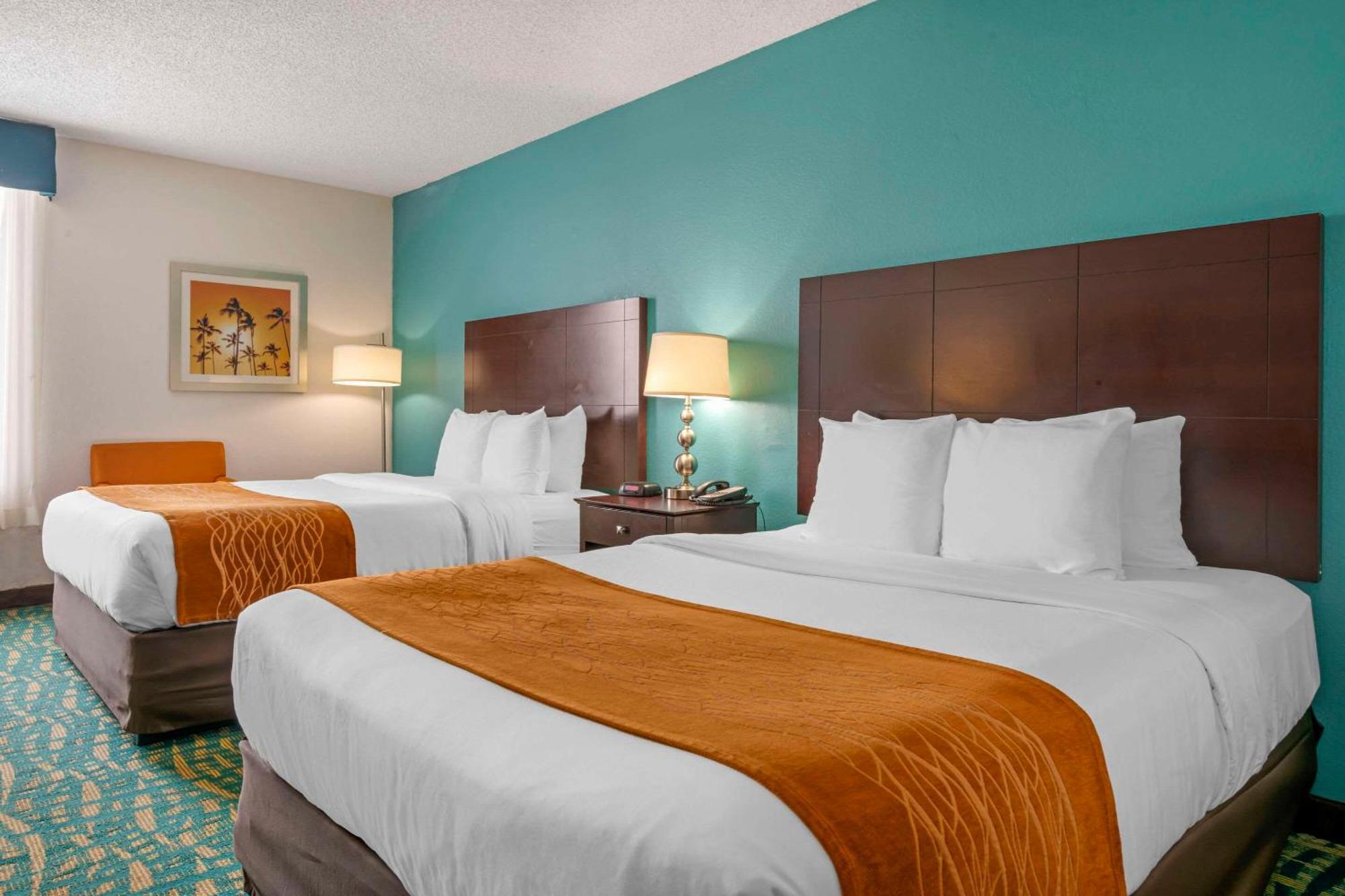 Comfort Inn & Suites Fort Lauderdale West Turnpike Lauderdale Lakes Exterior photo
