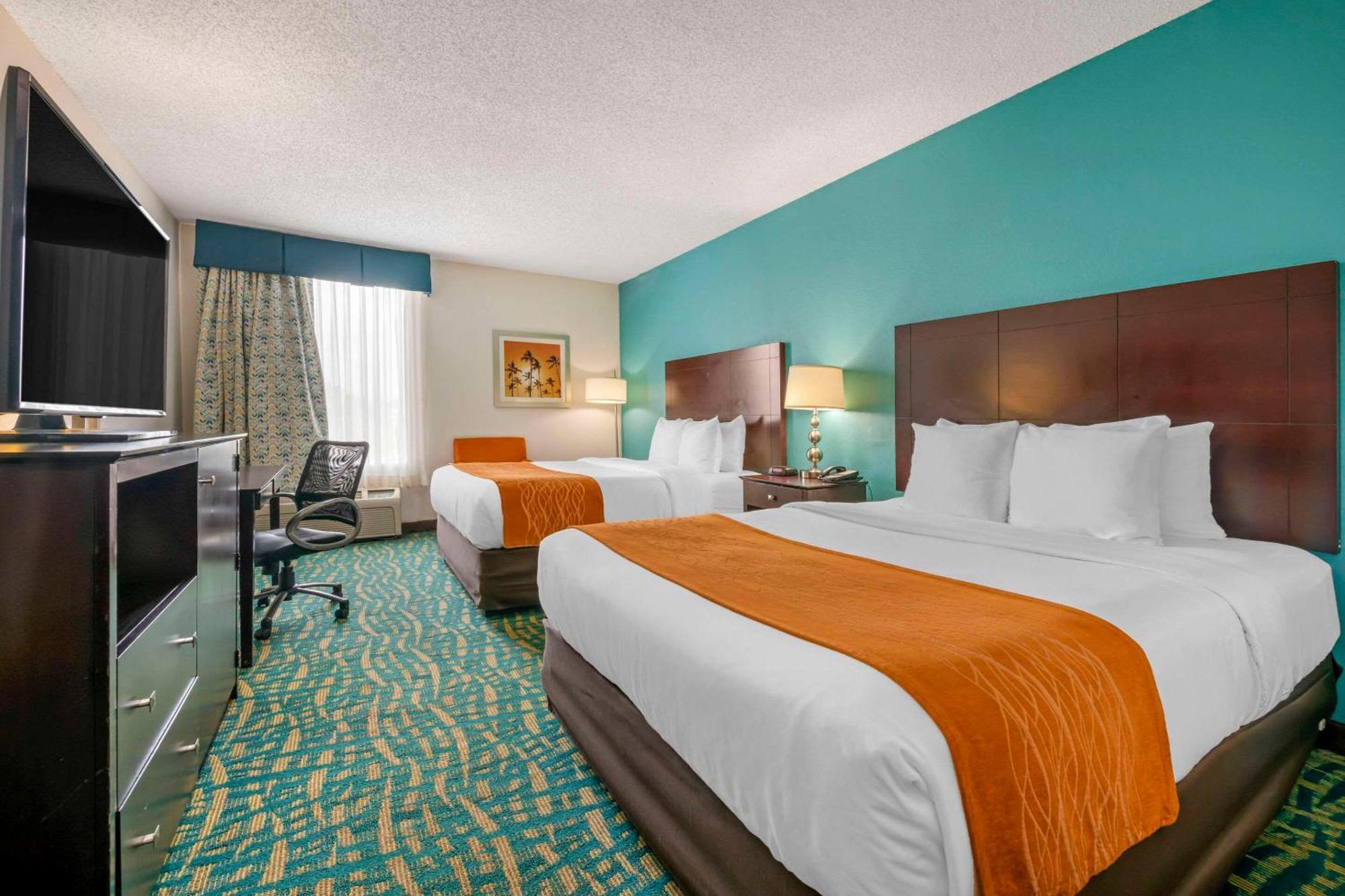 Comfort Inn & Suites Fort Lauderdale West Turnpike Lauderdale Lakes Exterior photo